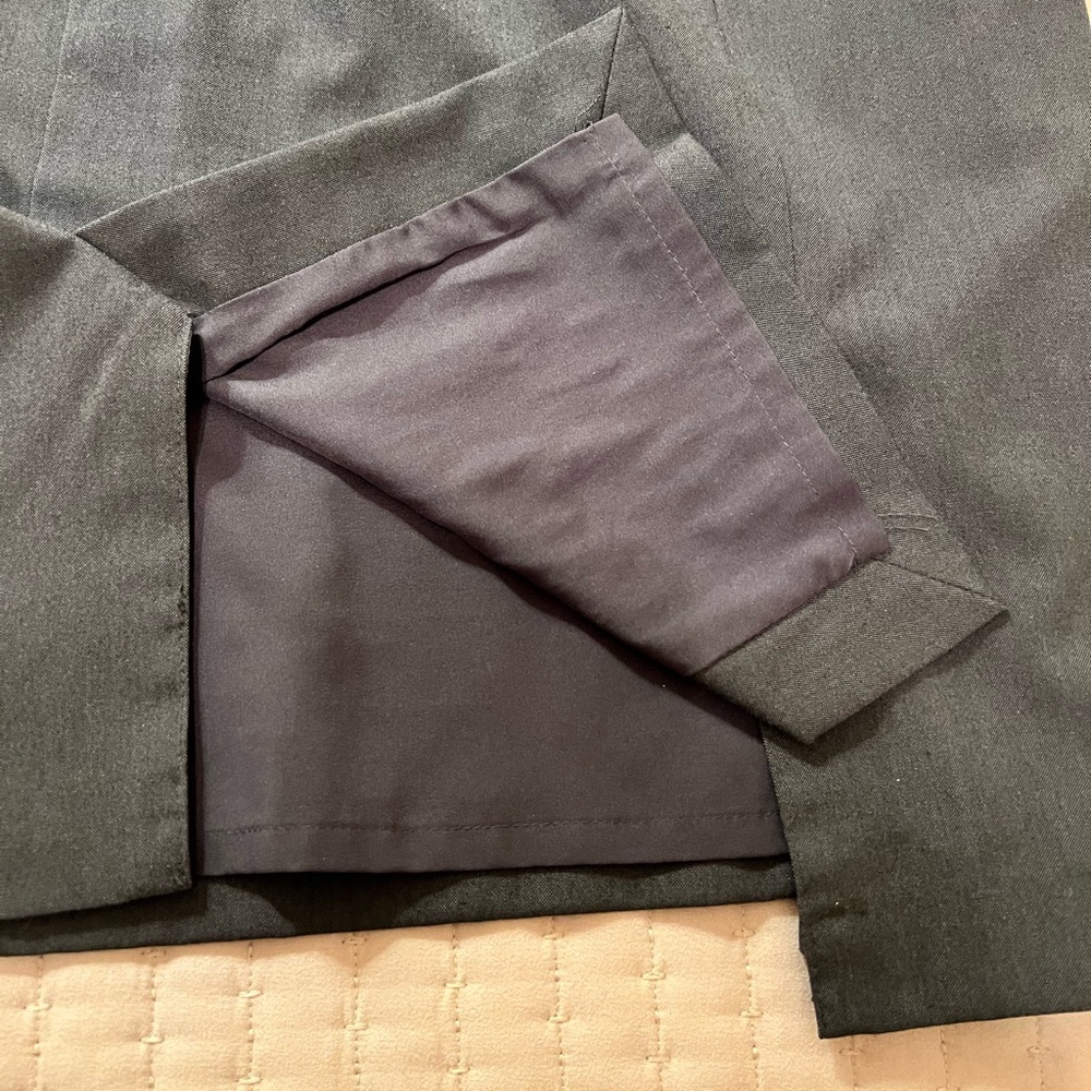 The Limited Skirt Double Back Slits Side zipper and Buttons - Picture 6 of 9
